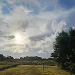 5 Person In Hals-by Traum * Hals