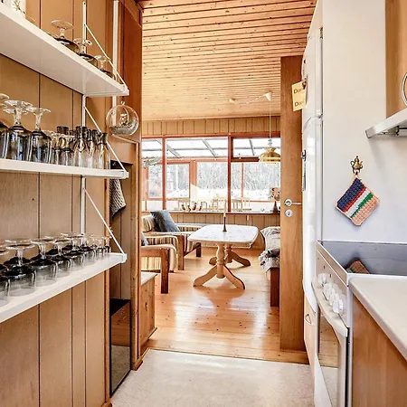 Holiday home 5 Person In Hals-by Traum *